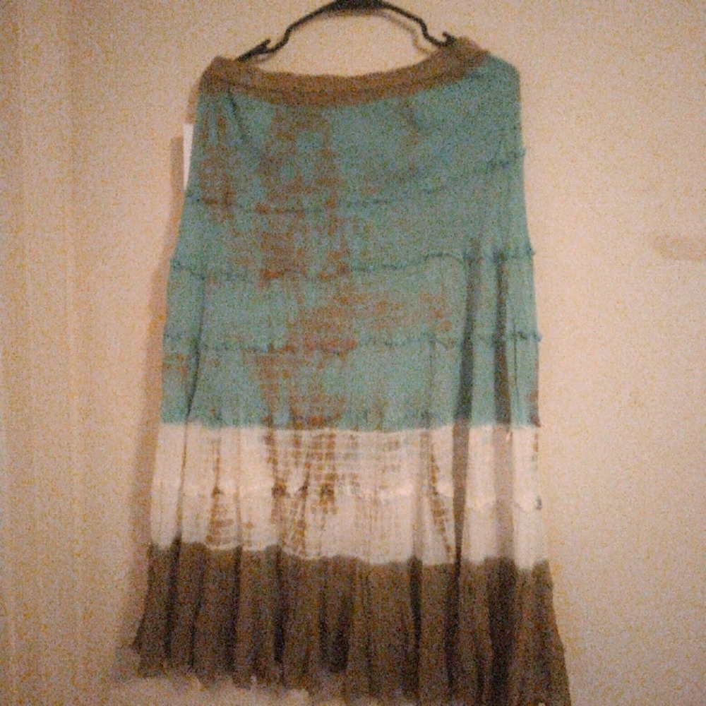 Pair this skirt with a gray or white top.
